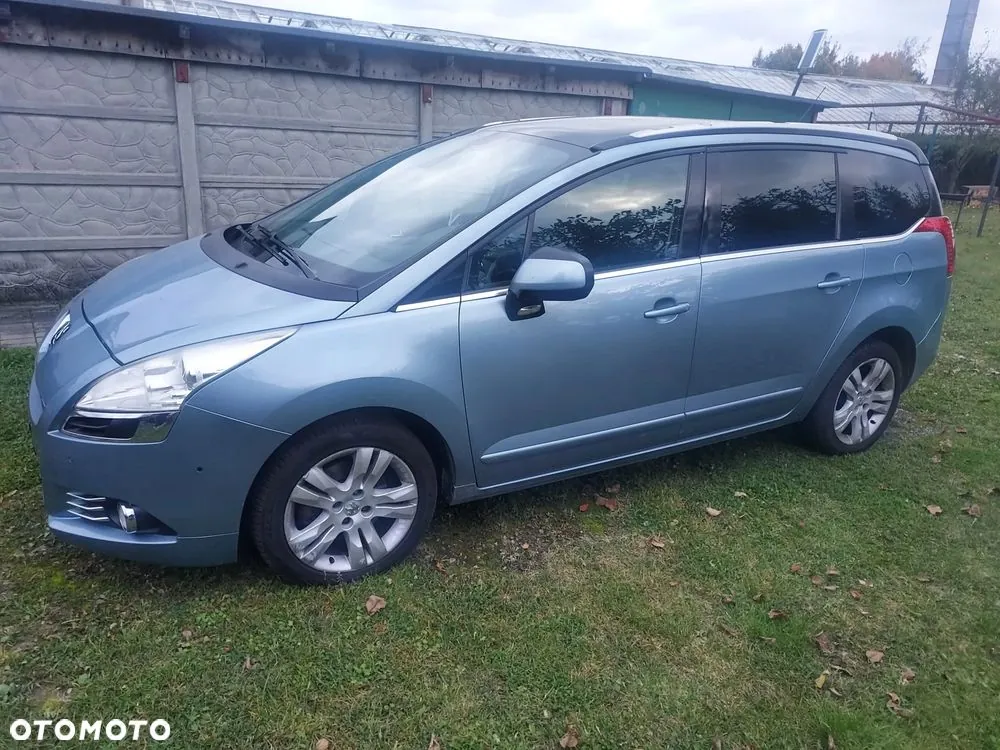 Peugeot 5008 2011 photo 2