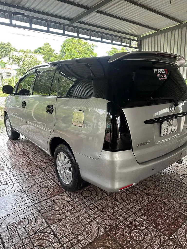 Toyota Innova 2008 photo 4