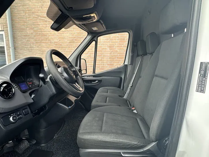 Mercedes-Benz Sprinter 2021 photo 2