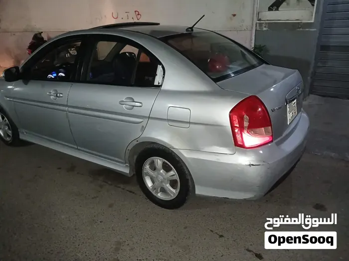 Hyundai Accent 2011 photo 4