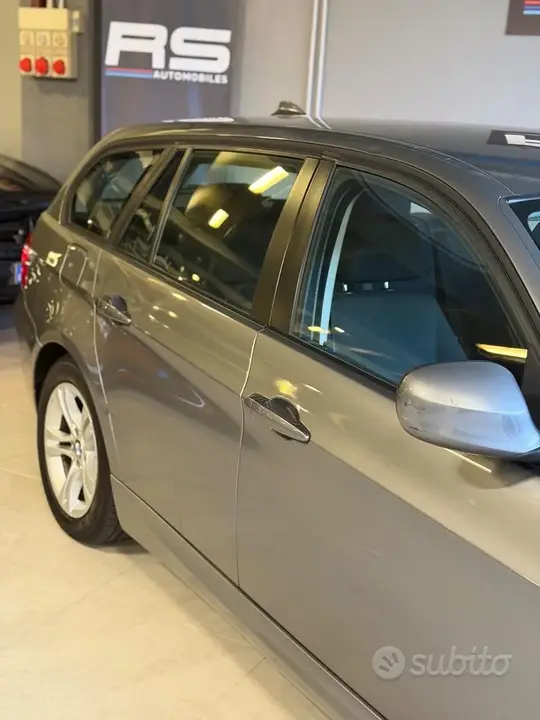 BMW 318D 2009 photo 4