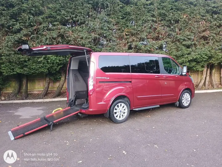 Ford Tourneo Custom 2021 photo 4