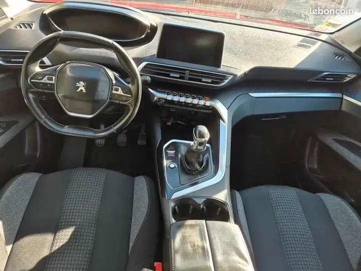 Peugeot 3008 2018 photo 2
