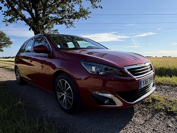 Peugeot 308 2015 photo 2