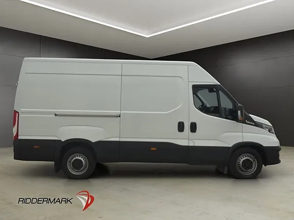 Iveco Daily 2023 photo 2