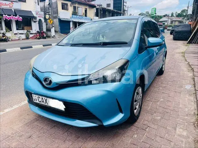 Toyota Vitz 2015 photo 2