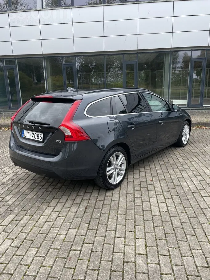 Volvo V60 2012 photo 2