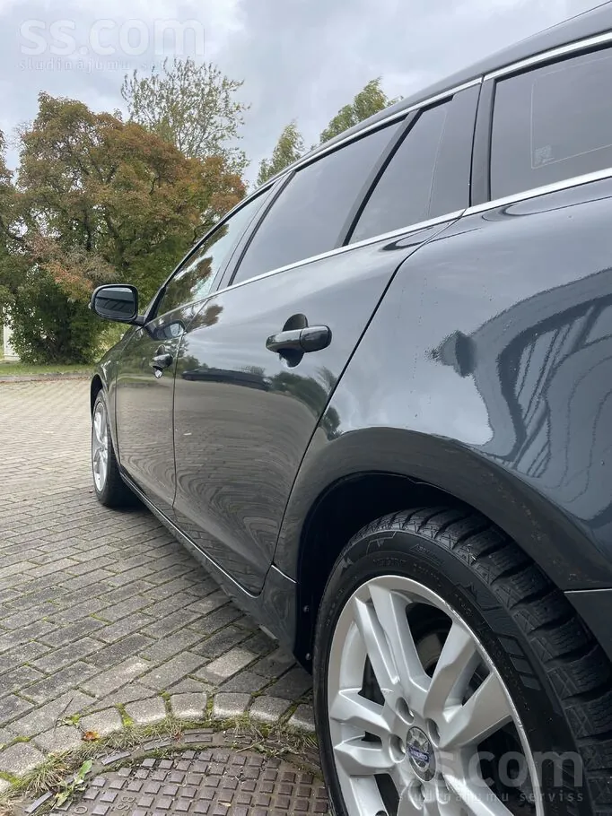Volvo V60 2012 photo 4