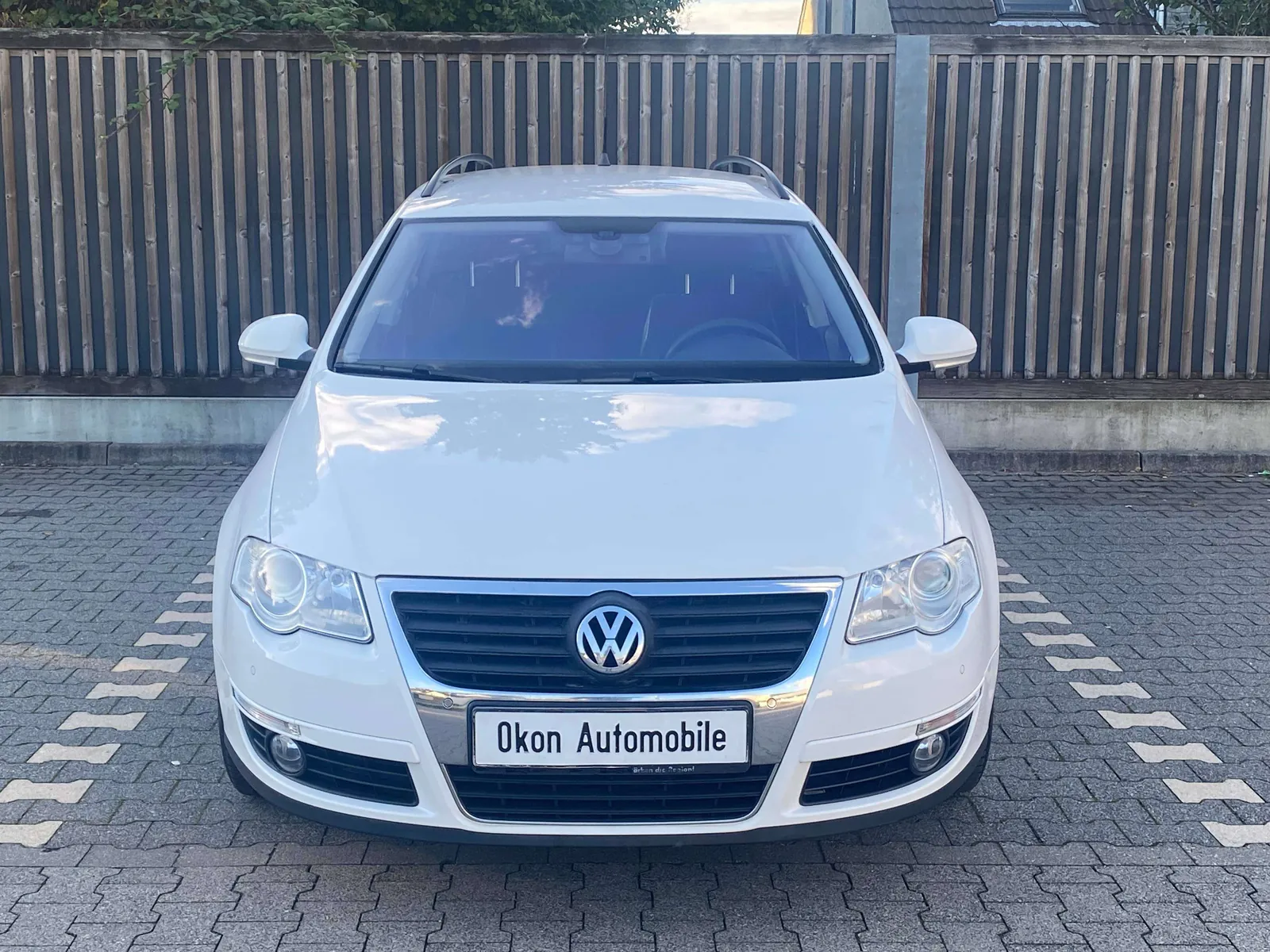 Volkswagen Passat 2010 photo 2