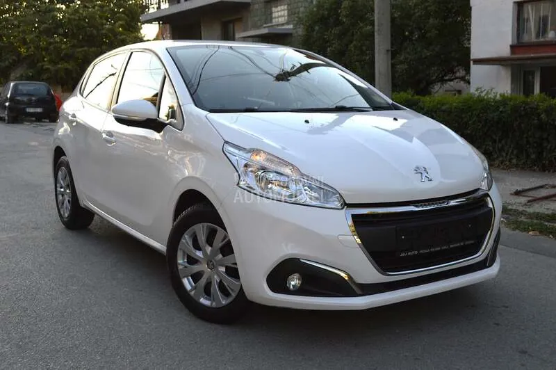 Peugeot 208 2020 photo 2