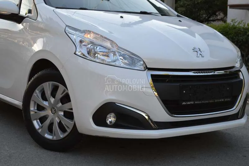 Peugeot 208 2020 photo 3