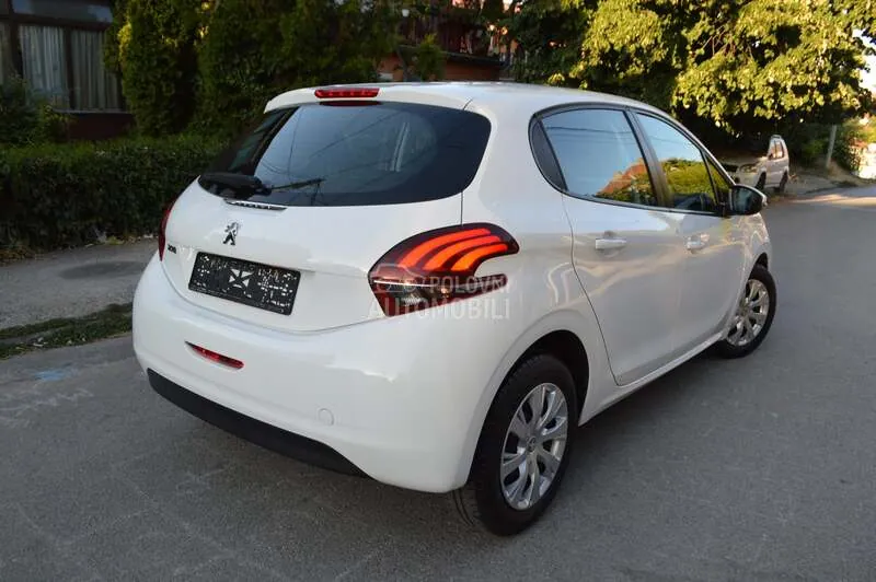 Peugeot 208 2020 photo 4