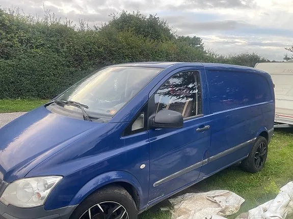 Mercedes-Benz Vito 110 2011 photo 2
