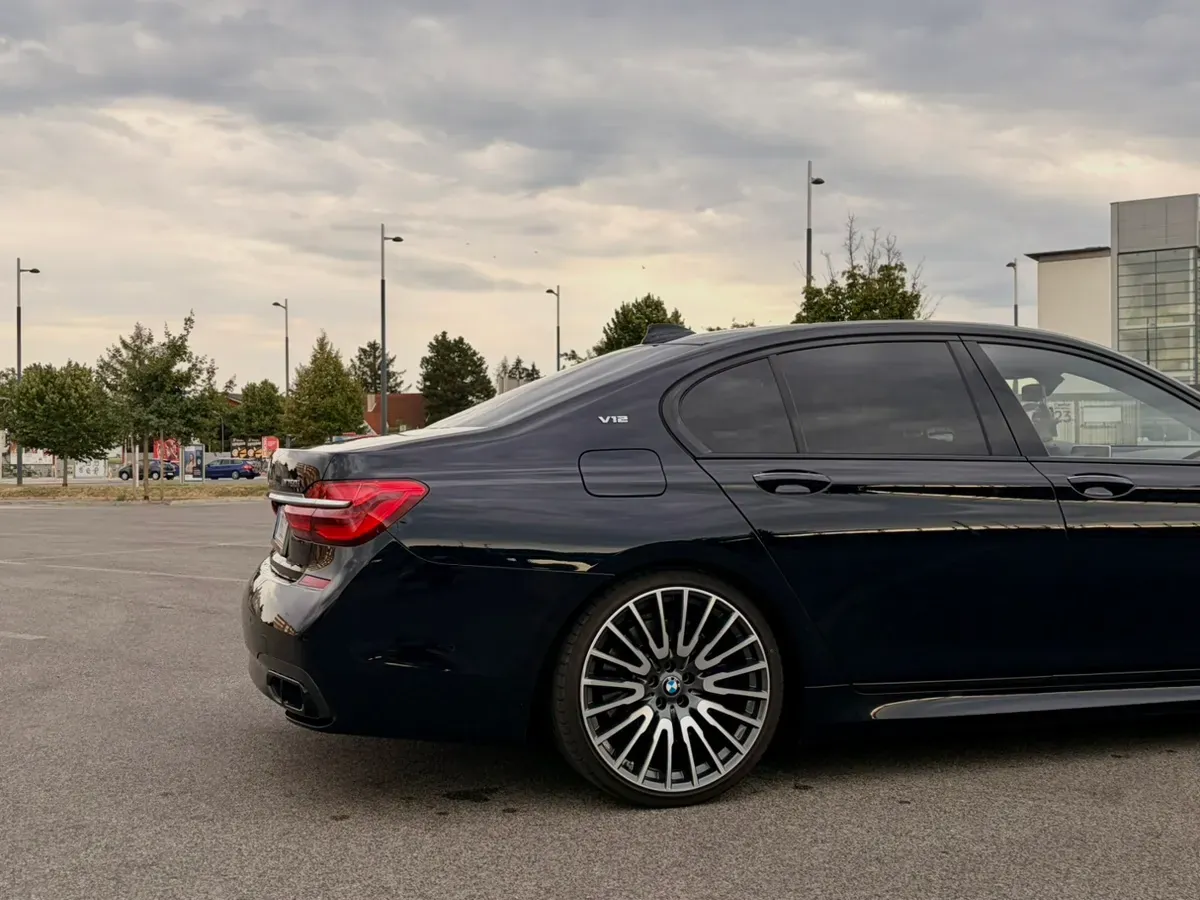 BMW 7 Series 2017 photo 3