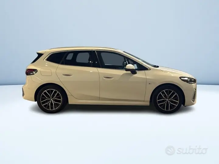 BMW 2 Series 2024 photo 4