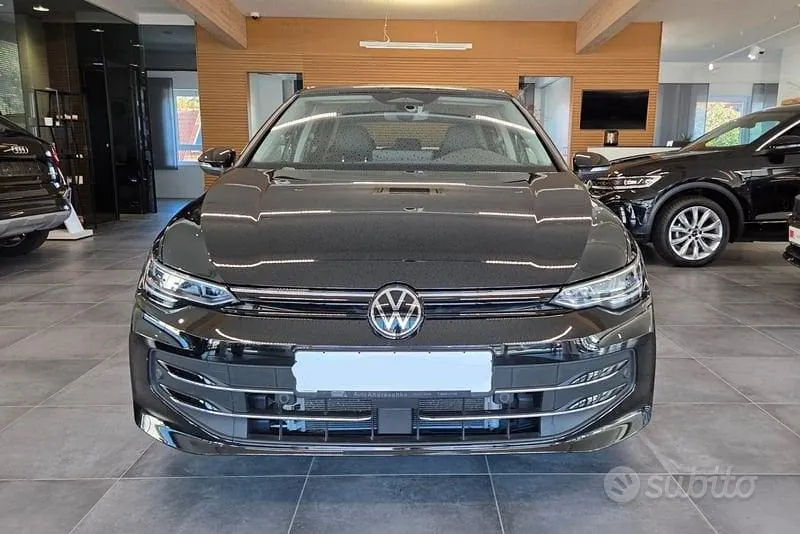 Volkswagen Golf 2026 photo 2