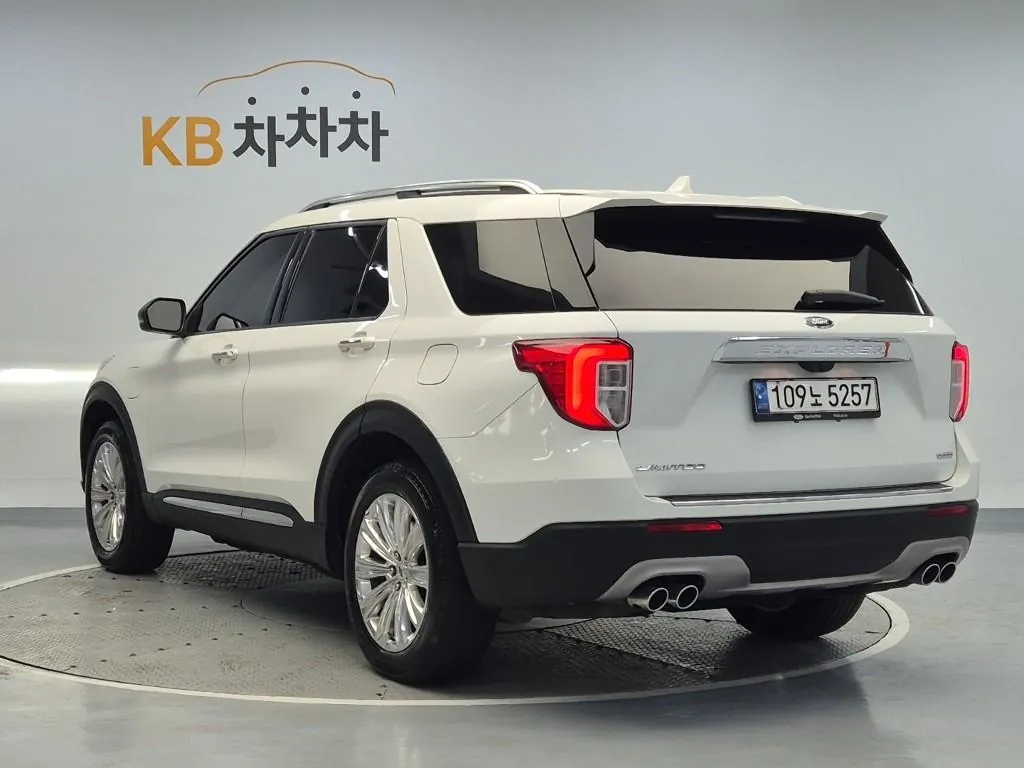 Ford Explorer 2020 photo 2