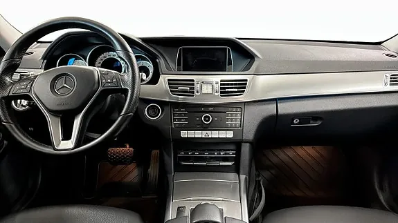 Mercedes-Benz E220 2016 photo 4