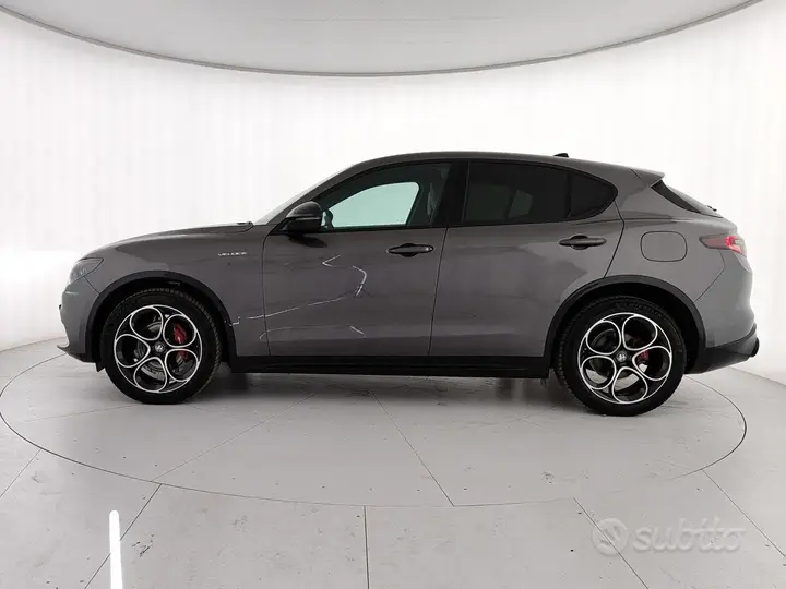 Alfa Romeo Stelvio 2025 photo 4