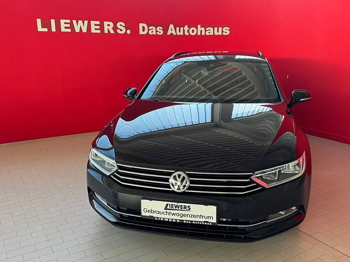 Volkswagen Passat 2018 photo 2