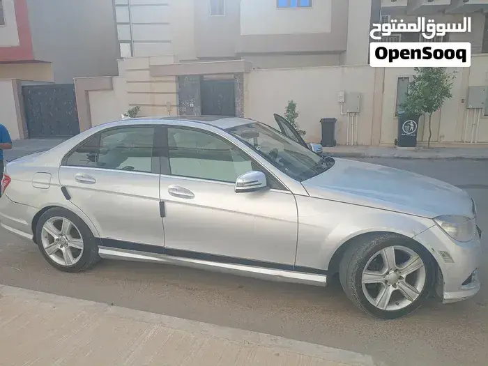 Mercedes-Benz C-Class 2010 photo 4