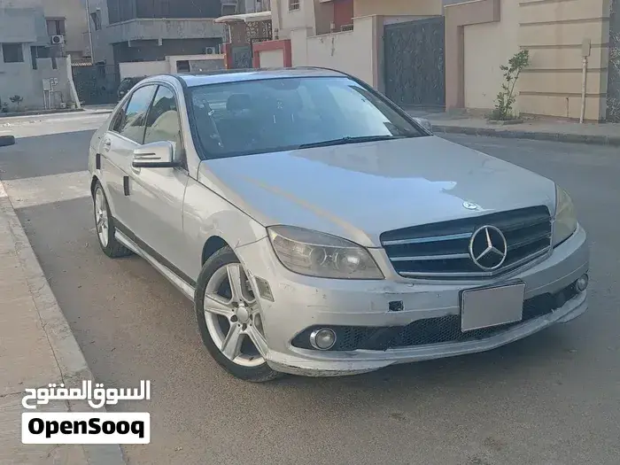 Mercedes-Benz C-Class 2010 photo 2