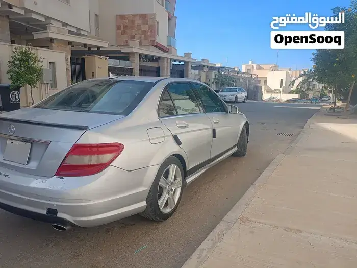 Mercedes-Benz C-Class 2010 photo 3