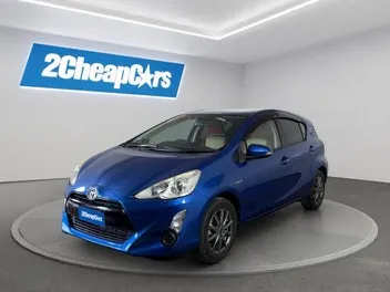 Toyota Aqua 2015 photo 2