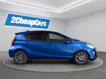 Toyota Aqua 2015 photo 5