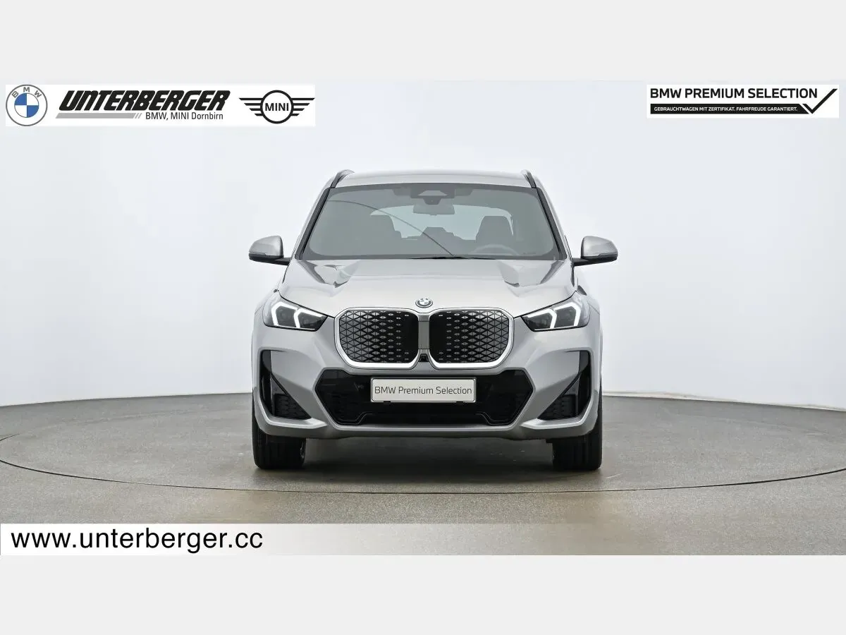 BMW Ix1 2025 photo 2
