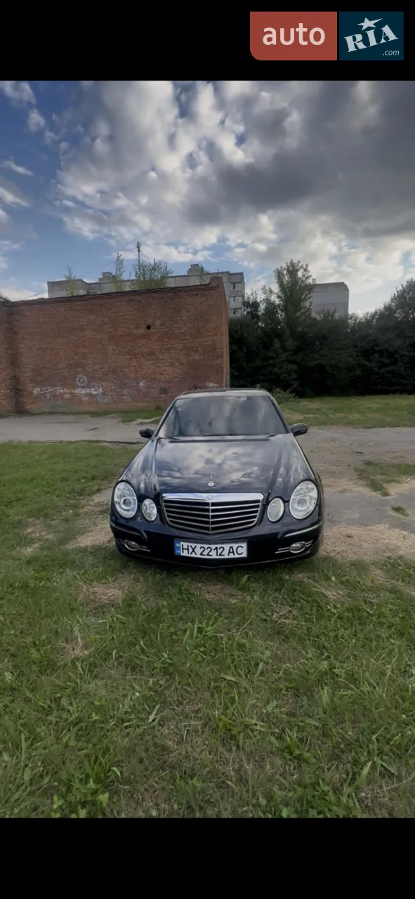 Mercedes-Benz E-Class 2004 photo 3