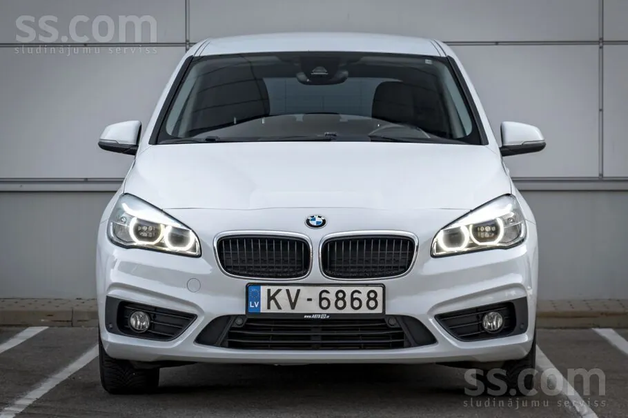 BMW 218D Gran Tourer 2015 photo 2