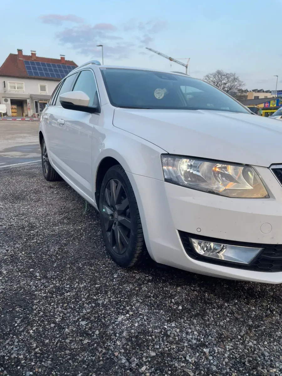 Skoda Octavia 2014 photo 2