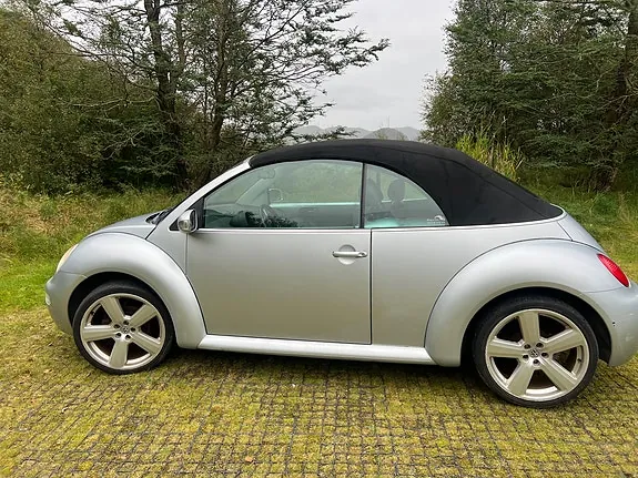 Volkswagen New Beetle 2004 photo 2