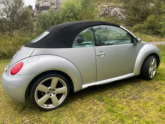 Volkswagen New Beetle 2004 photo 4