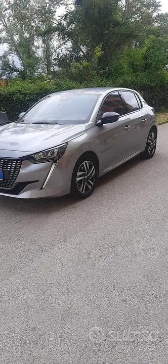 Peugeot 208 2023 photo 2