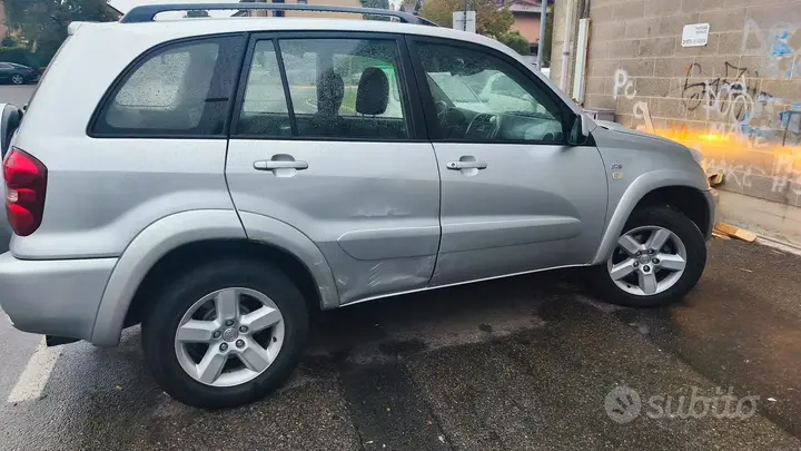 Toyota Rav4 2003 photo 3