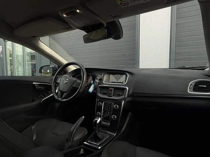 Volvo V40 2016 photo 2