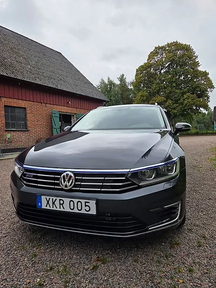 Volkswagen Passat 2018 photo 2
