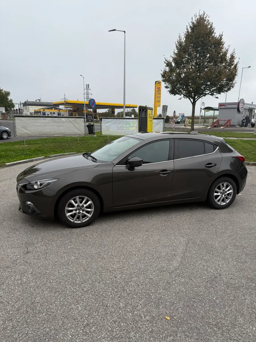 Mazda Mazda3 2016 photo 2
