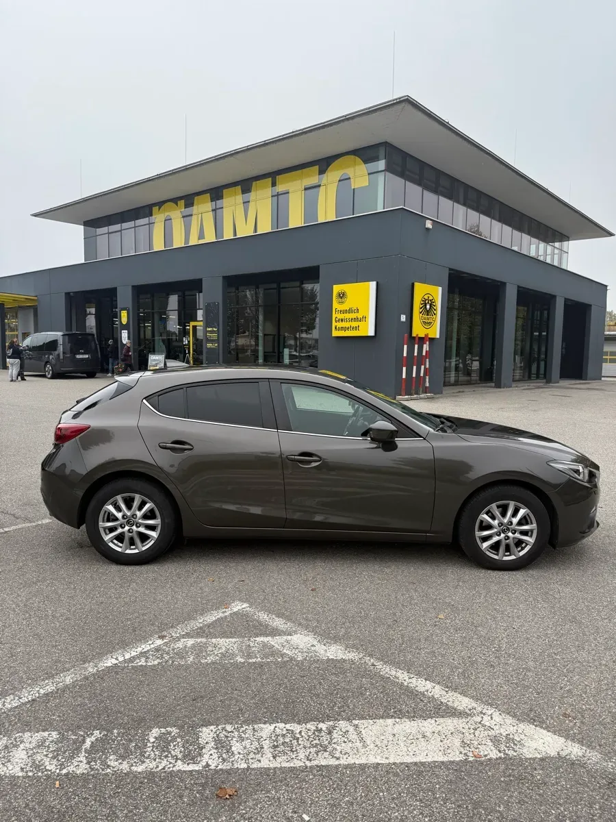 Mazda Mazda3 2016 photo 3