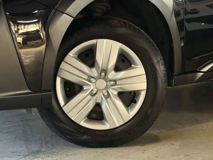 Subaru Outback 2023 photo 2