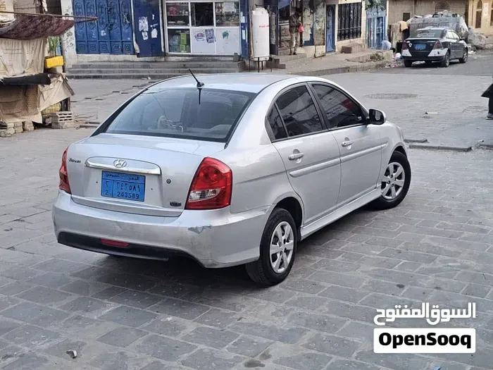 Hyundai Accent 2010 photo 3