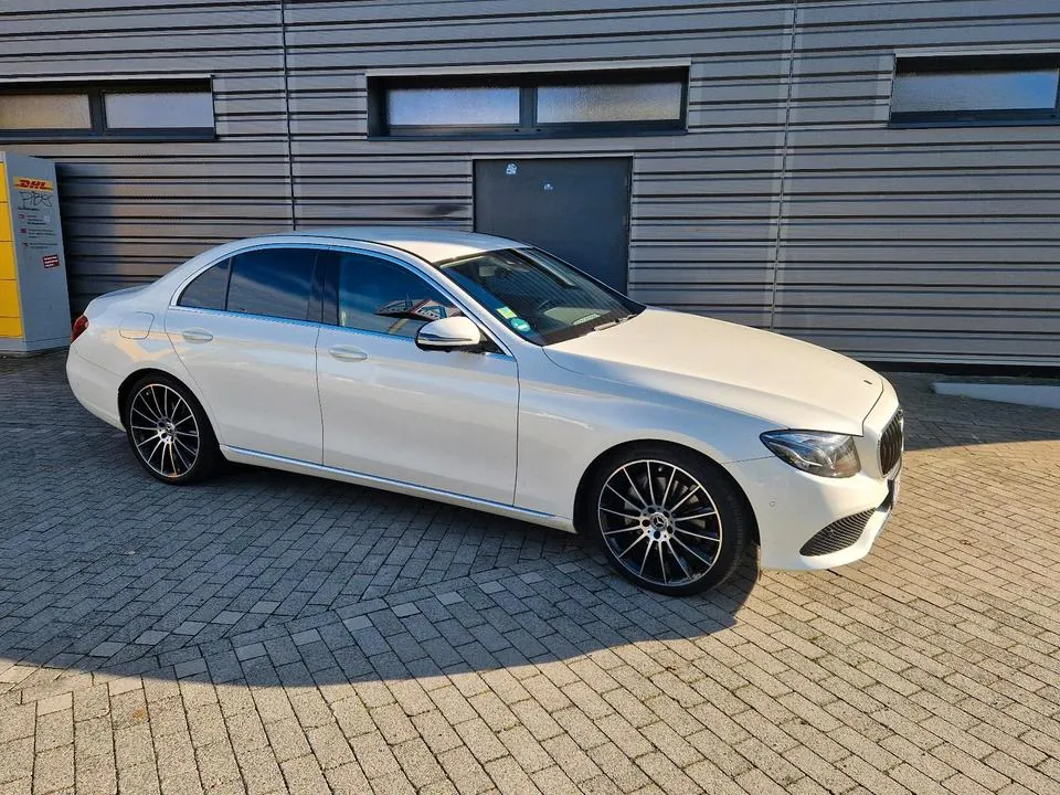 Mercedes-Benz E 300