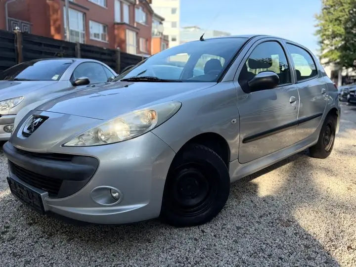 Peugeot 206