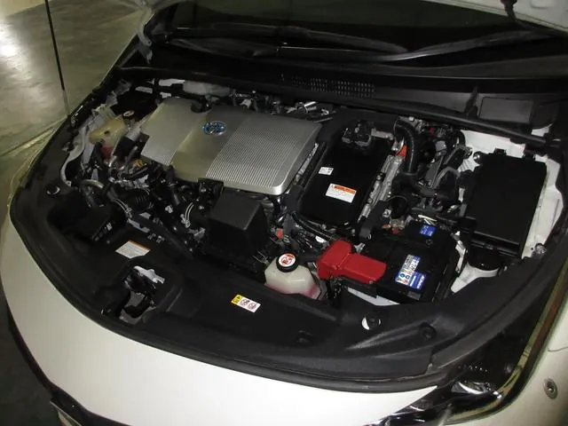Toyota Prius Phv 2017 photo 4