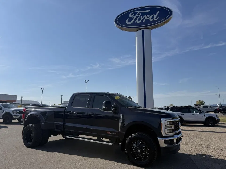 Ford Super Duty F-350 2024 photo 2
