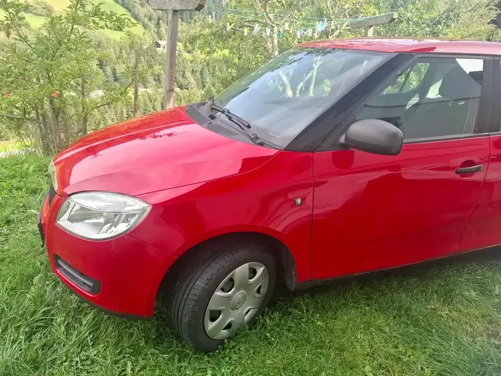 Skoda Fabia 2009 photo 3