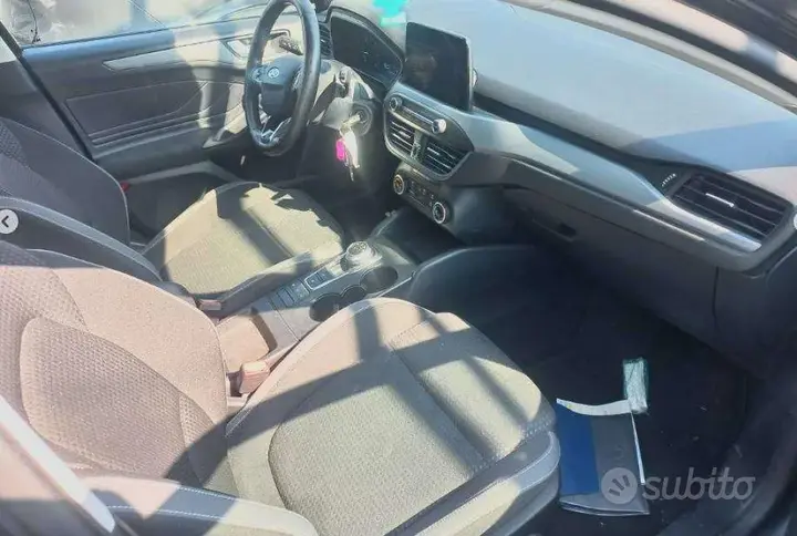 Ford Focus 2022 photo 3