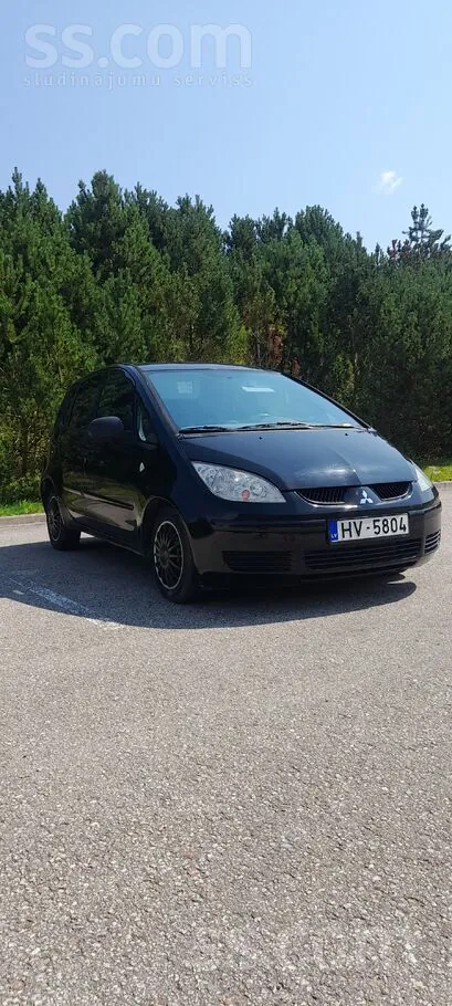 Mitsubishi Colt 2004 photo 2
